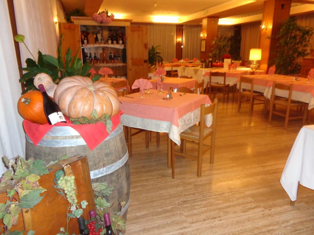 Albergo Ristorante Cima I Pra' Понте-нелле-Альпи Экстерьер фото